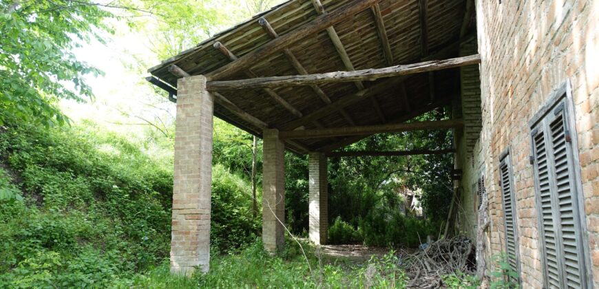 Nizza M.to: casa in mattoni Nizza M.to: casa in mattoni