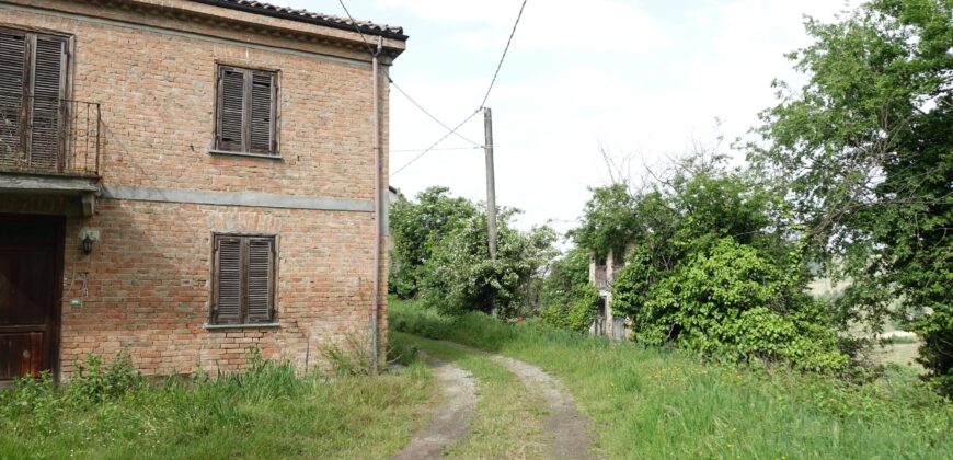 Nizza M.to: casa in mattoni Nizza M.to: casa in mattoni