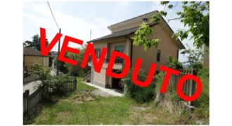 Perfetta casa estiva da ristrutturare Perfetta casa estiva da ristrutturare