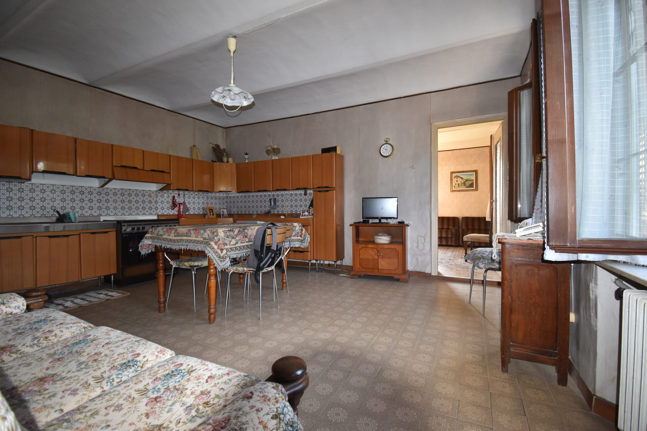 Cascina con vista vigneti