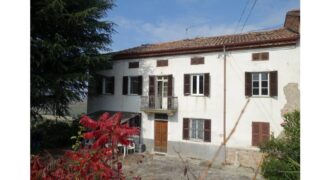 Splendida, ristrutturata a Maranzana Splendida, ristrutturata a Maranzana